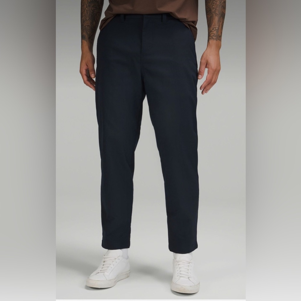 NBW Lululemon Mens Relaxed-Tapered Smocked Cropped Pants True Navy